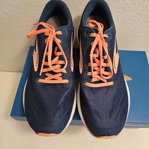 Brooks Ravenna 11 Running Sneakers SZ 11 Blue and Peach Color